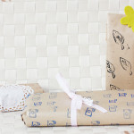 Geschenkpapier mit Stempelmotiven verzieren